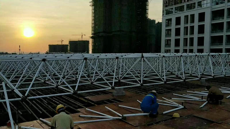 螺栓球网架安装现场